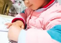 娱乐吃瓜搞笑片段,笑料百出！娱乐圈搞笑片段大盘点